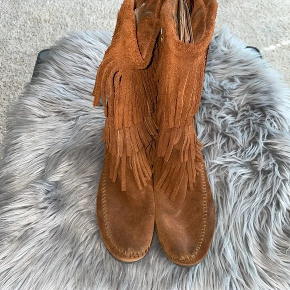 EUC Minnetonka 3 Layer Fringe Tall Pull On Boots Brown Size 9 - Picture 3 of 9
